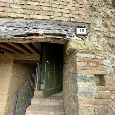 Con Camino Nel Borgo Del Castello