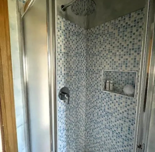 Con Camino Nel Borgo Del Castello Tatil Evi