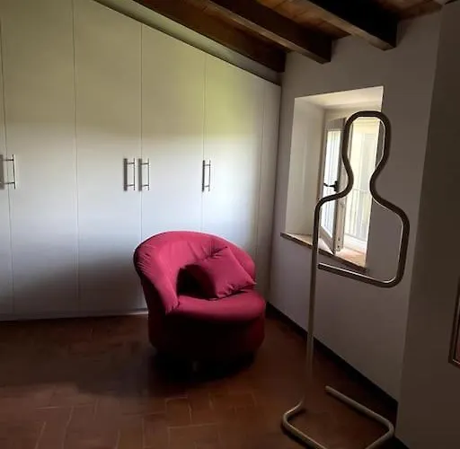 Con Camino Nel Borgo Del Castello Tatil Evi *