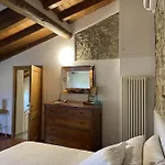 Con Camino Nel Borgo Del Castello 度假居