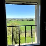 Con Camino Nel Borgo Del Castello 度假居