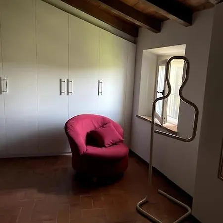 Con Camino Nel Borgo Del Castello Nyaraló *