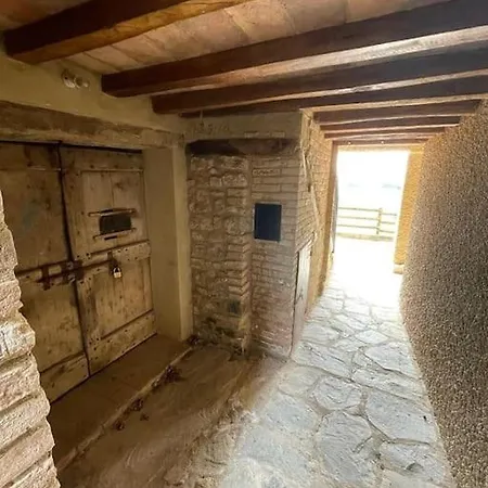 Nyaraló Con Camino Nel Borgo Del Castello Albinea