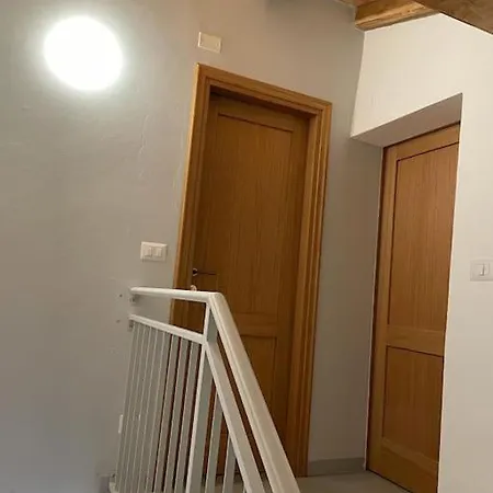 Nyaraló Con Camino Nel Borgo Del Castello *