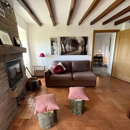 Con Camino Nel Borgo Del Castello Albinea