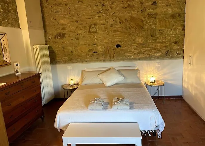 Con Camino Nel Borgo Del Castello *